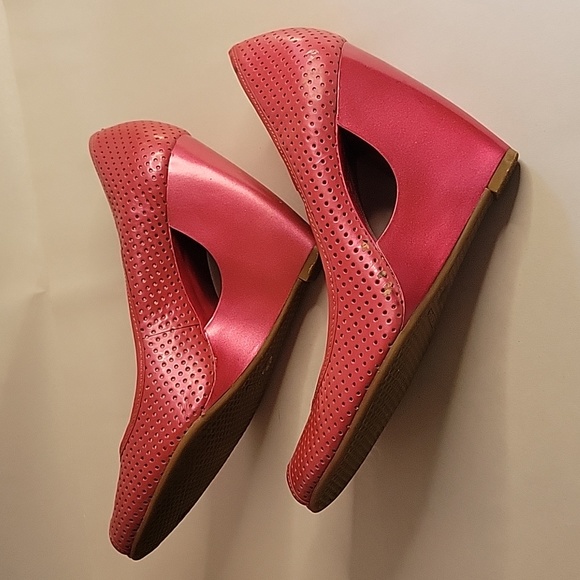 BCBGirls Wedge Heels - Picture 5 of 7